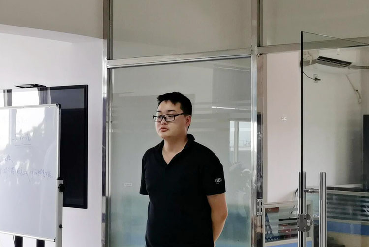 嘿嘿连载APP下载官网下载科技8月总结会如期而至